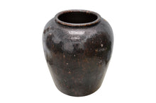 Load image into Gallery viewer, Old Vase Black XL
