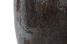 Load image into Gallery viewer, Old Vase Black XL
